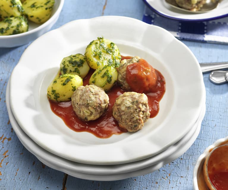 Faschierte Bällchen in Paradeissauce mit Petersilerdäpfeln - Cookidoo ...