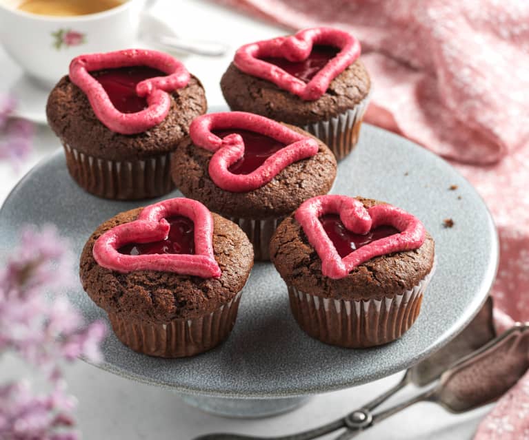 Schokoladenmuffins mit Himbeer-Frischkäse-Buttercreme