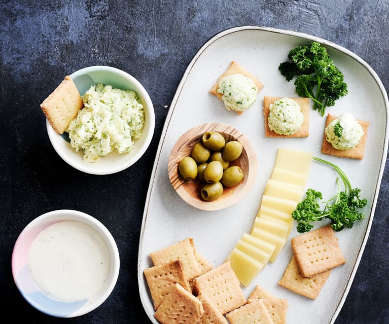 Crackers de arroz com mousse de bacalhau