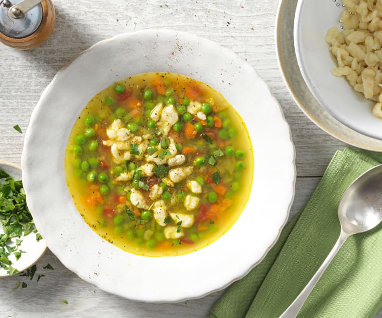 Erbsensuppe mit Nockerl