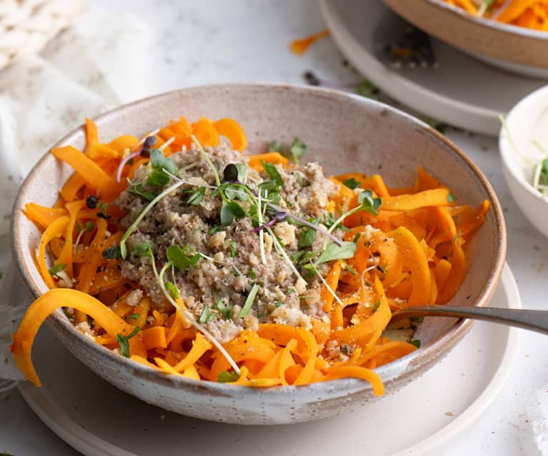 Tagliatelle di zucca con salsiccia, Gorgonzola e noci