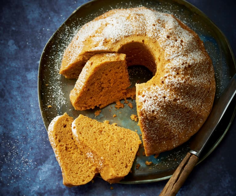 Gâteau à la patate douce, à l'orange et aux épices