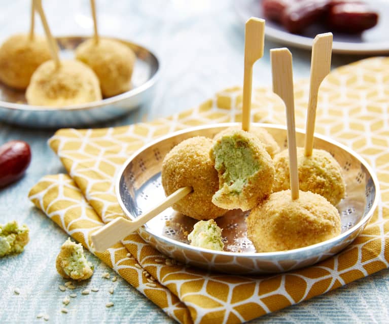 Boulettes de chèvre aux dattes et sésame