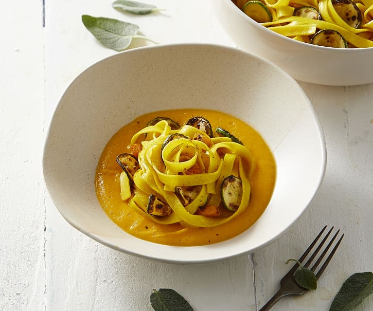 Pasta di legumi con salsa allo zafferano, Ricetta vegan