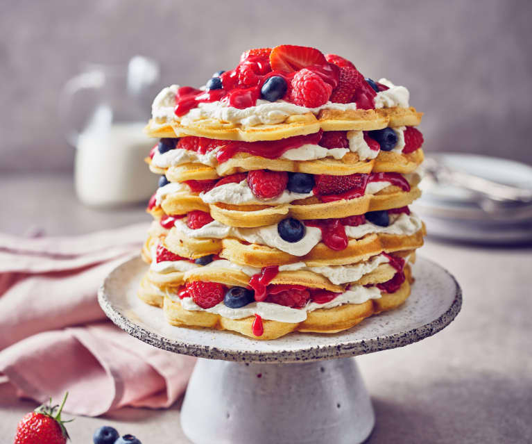 Waffeltorte mit Beeren