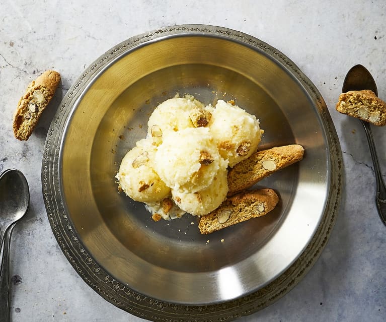 Gelato ai cantucci e vin santo