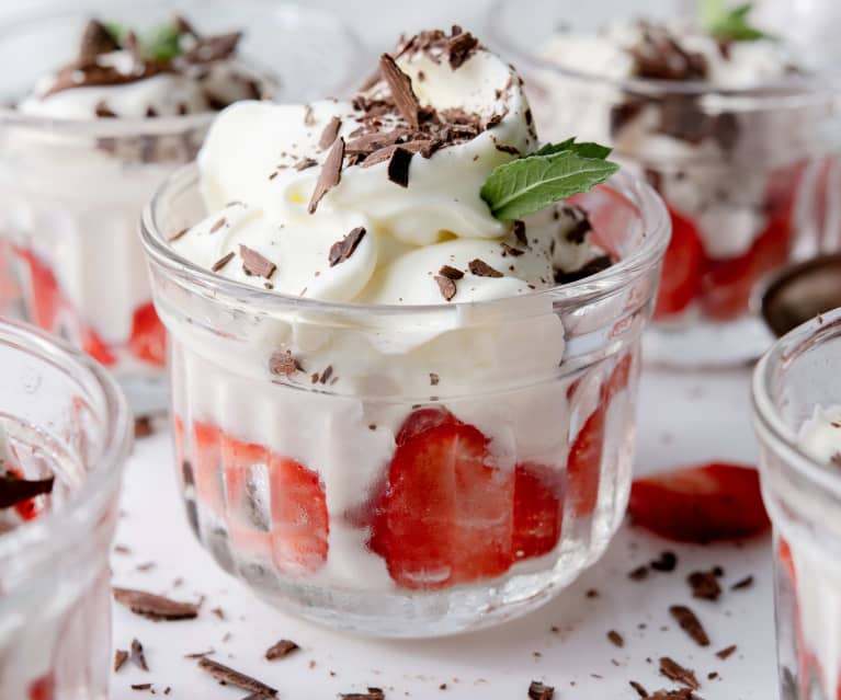 Postre de fresas frescas