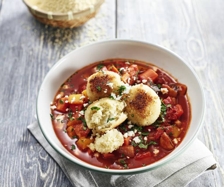 Gemüsegulasch mit gefüllten Couscousbällchen