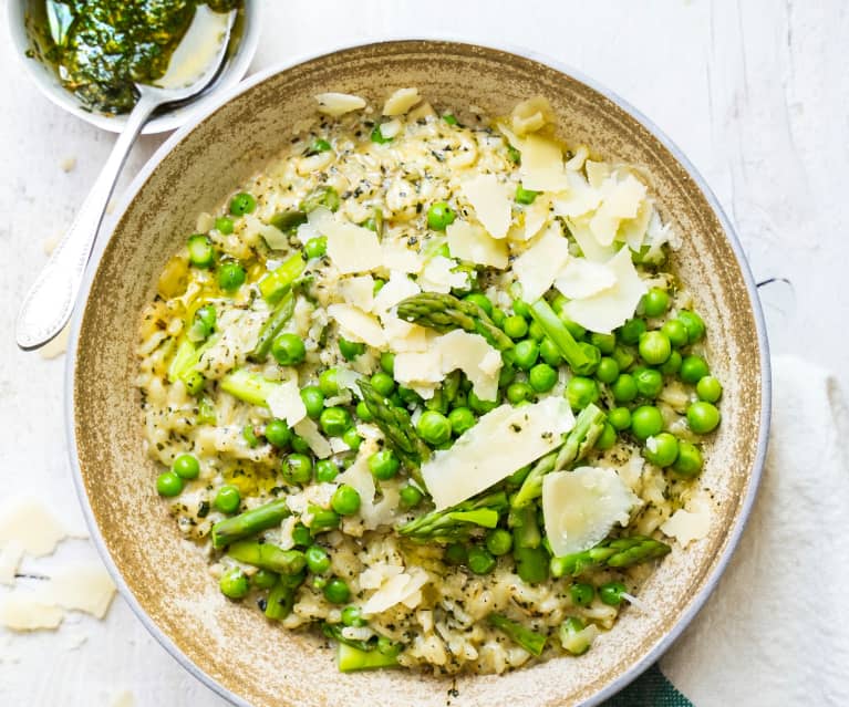 Risotto aux légumes verts, mascarpone et pesto de menthe