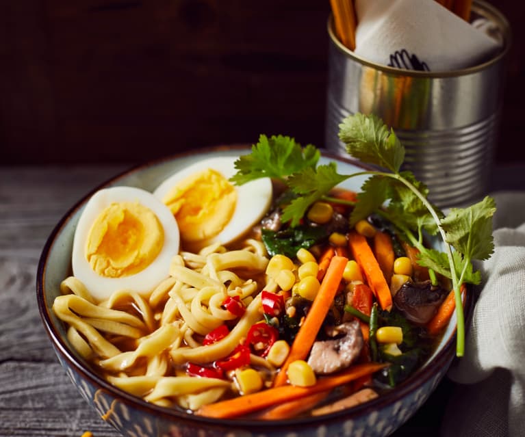 Veggie-Ramen mit Ei Veggie-Ramen mit Ei