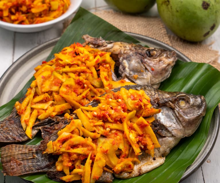 Ikan Bakar dengan Sambal Mangga