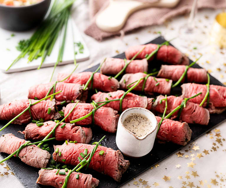 Rosbiefrolletjes met mozzarella en tomatenvulling