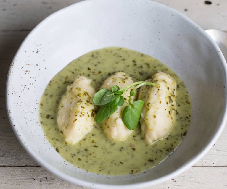 Quenelles con salsa de berros