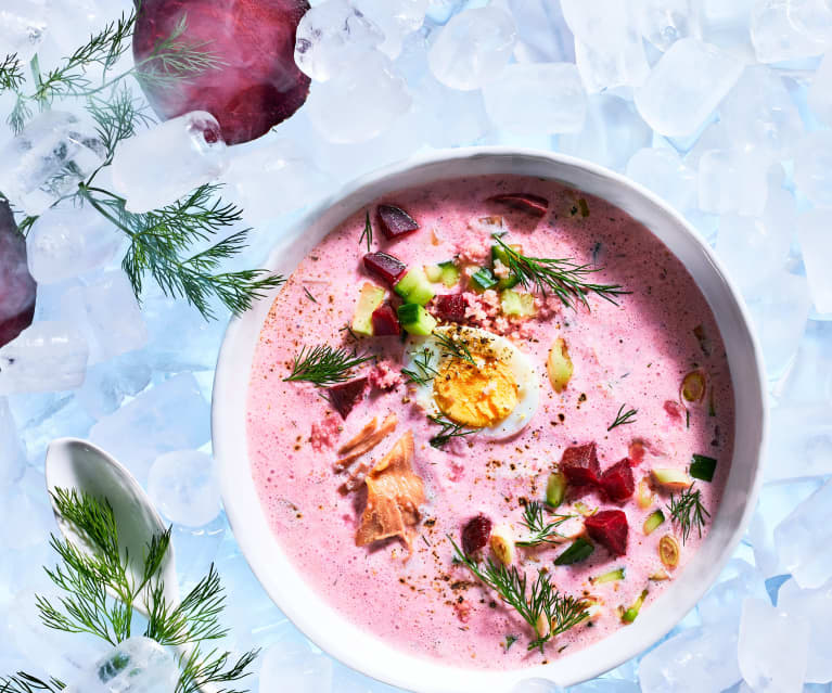 Kalte Rote-Bete-Suppe mit Forelle