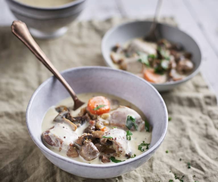 Kalkoenstoofpot met room en champignons