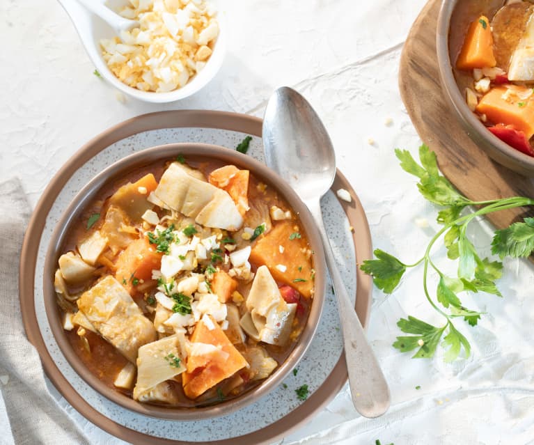 Guiso de alcachofas y batatas con huevo duro