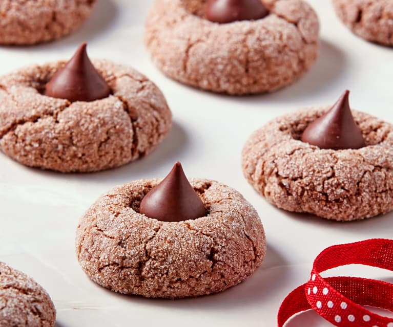 Chewy Cacao Amaretti Cookie Kisses
