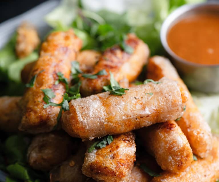 Spring Rolls de frango e molho Buffalo