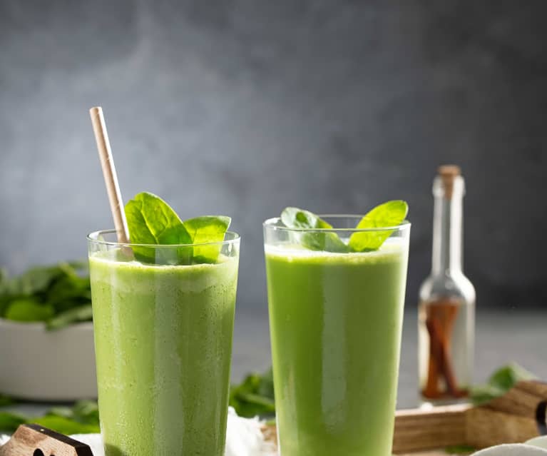 Smoothie proteico con espinacas