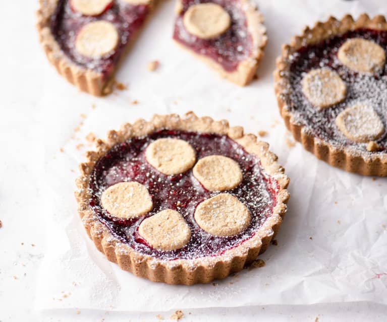 Glutenvrije mini hazelnoot-confituur gebakjes (Linzer torte)