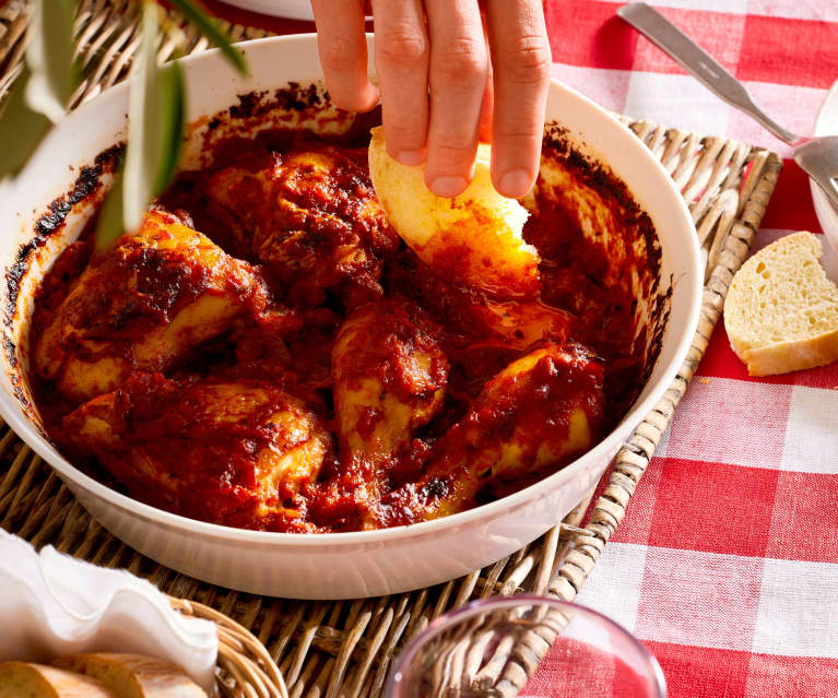 Würziges italienisches Huhn in Tomaten-Rotwein-Sauce