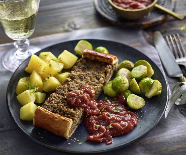 Linsenbraten mit Zwiebelsauce und Rosenkohl