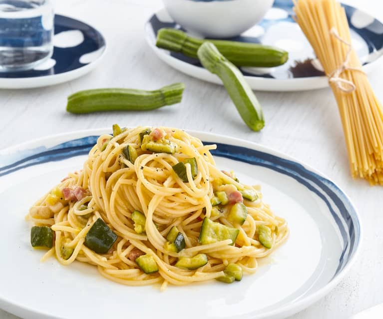 Carbonara di zucchine, fagiolini e pancetta