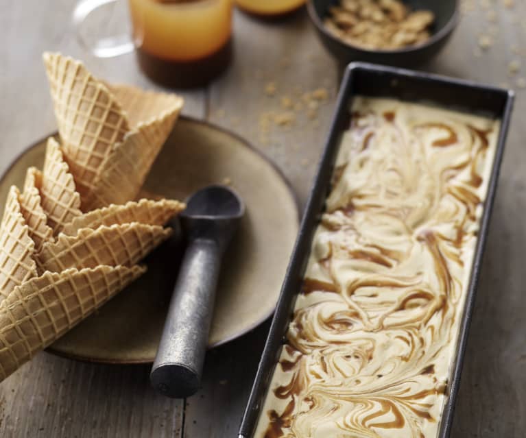 Gelato alla vaniglia con caramello salato