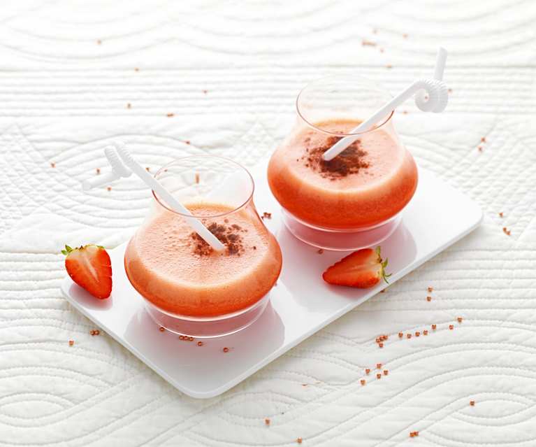 Apple, Strawberry and Ginger Cocktail Apple, Strawberry and Ginger Cocktail