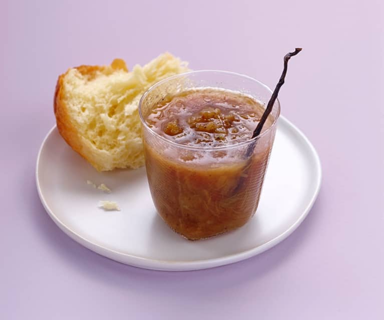 Confiture de rhubarbe à la vanille Confiture de rhubarbe à la vanille