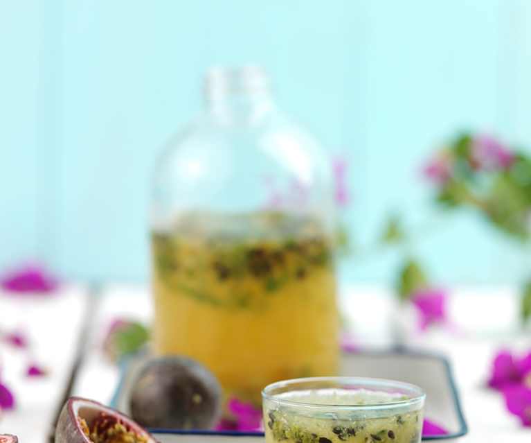 Cocktail de maracujá e lima Cocktail de maracujá e lima