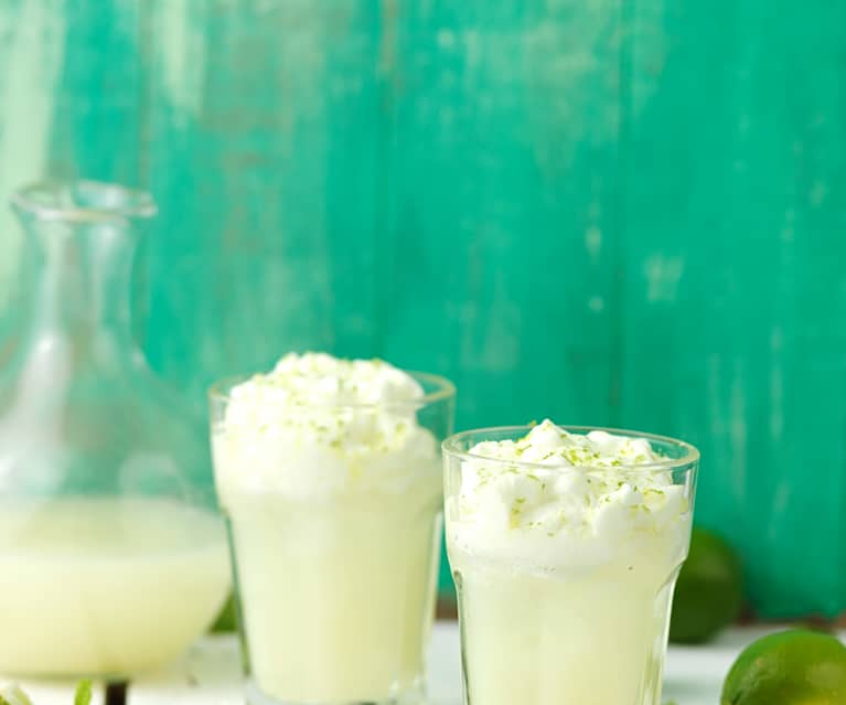 Gin fizz com espuma de lima Gin fizz com espuma de lima