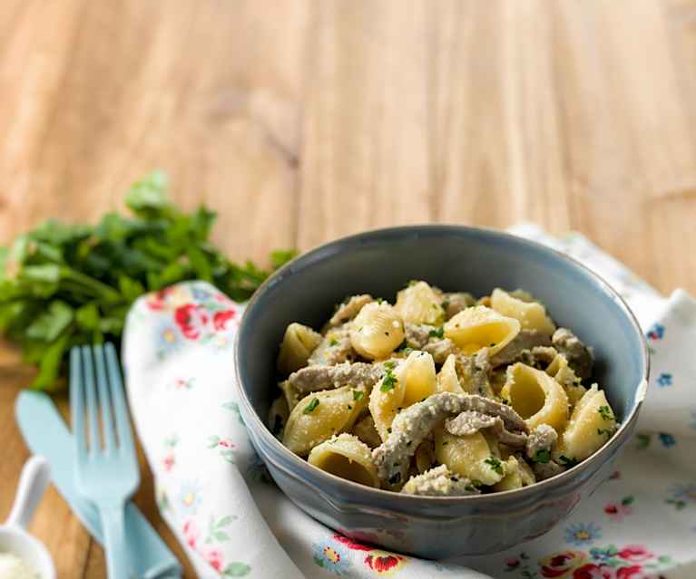 Tirinhas de bifana salteadas com mostarda e massa de limão Tirinhas de bifana salteadas com mostarda e massa de limão