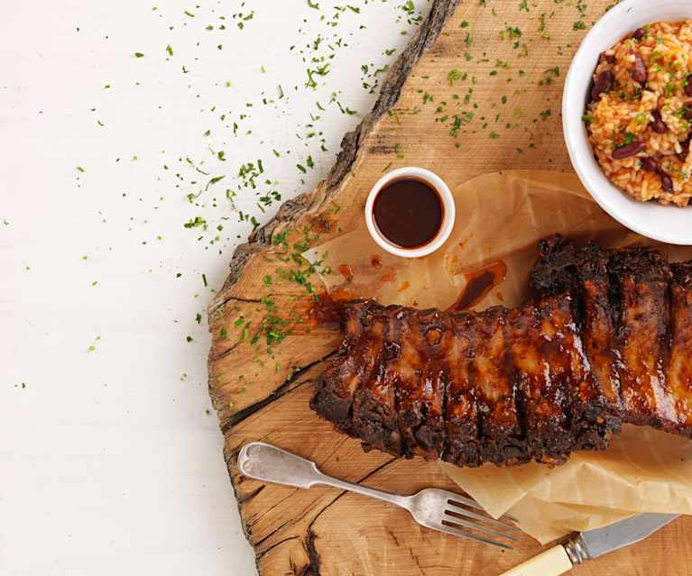 Piano com molho barbecue e arroz de feijão Piano com molho barbecue e arroz de feijão