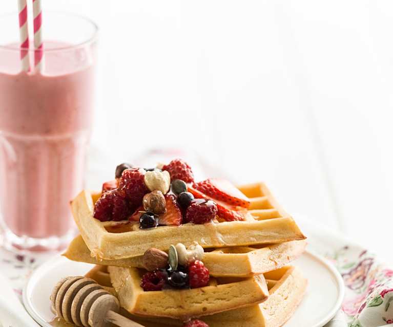 Waffles com mel e frutos secos Waffles com mel e frutos secos