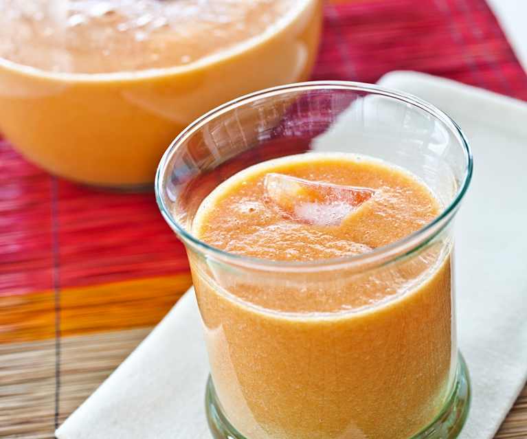 Sumo de tomate e laranja Sumo de tomate e laranja