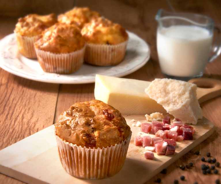Muffin salati allo speck (senza glutine) Muffin salati allo speck (senza glutine)
