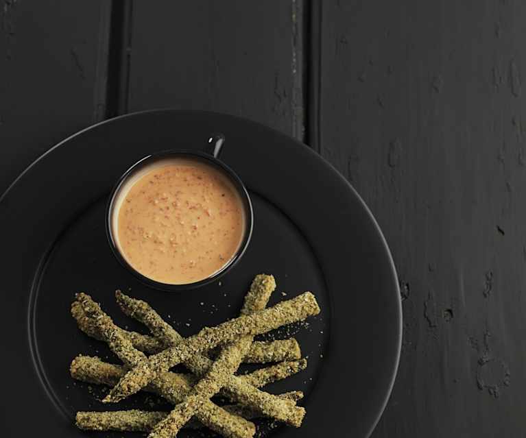 Espargos panados com maionese de pimentos e queijo Espargos panados com maionese de pimentos e queijo