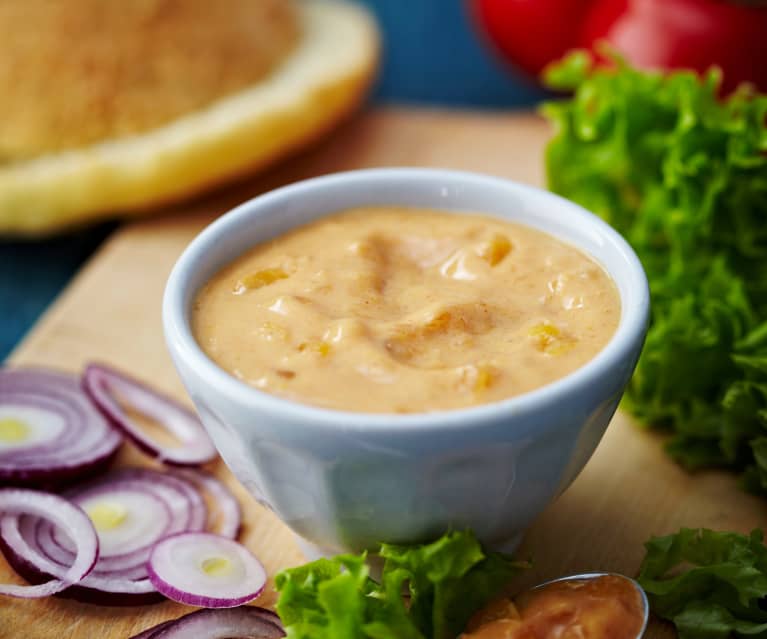 Dipsaus van abrikozenyoghurt met curry