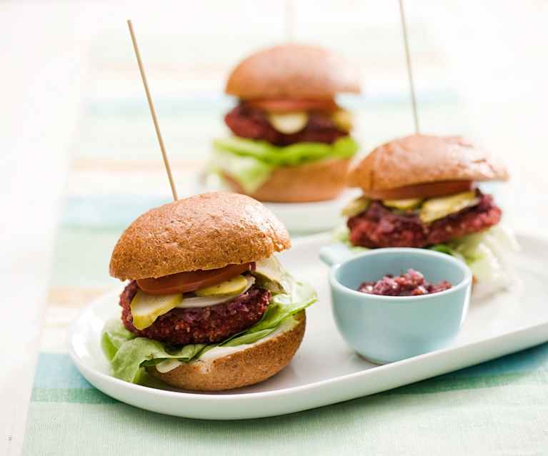 Wegeburgery z kaszy jaglanej i buraka Wegeburgery z kaszy jaglanej i buraka
