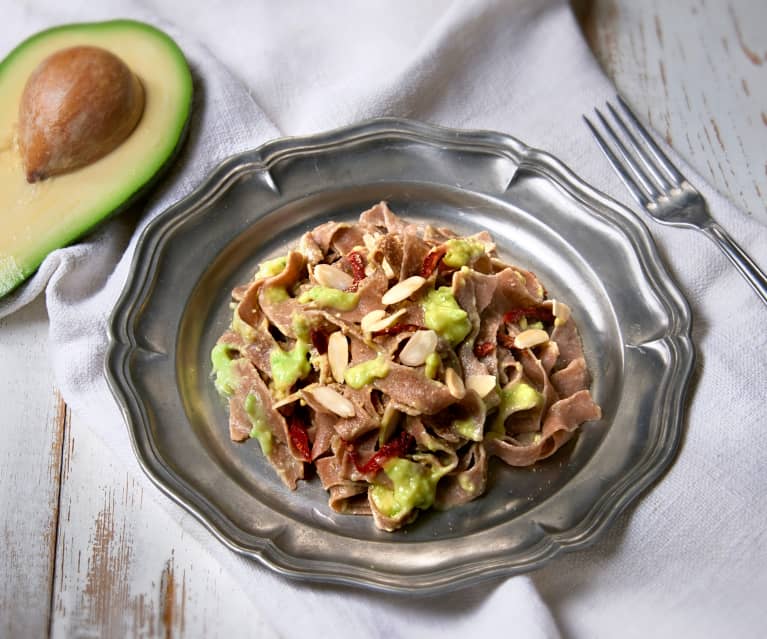 Tagliatelle Di Farro Al Pesto Di Avocado Cookidoo Das Offizielle Thermomix Rezept Portal