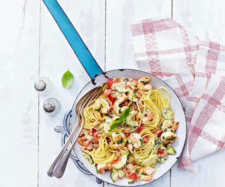 Spaghetti mit Garnelen und Paprika-Gurken-Ragout Spaghetti mit Garnelen und Paprika-Gurken-Ragout