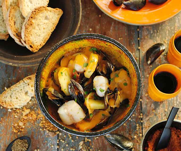 Estufado de peixe com especiarias Estufado de peixe com especiarias