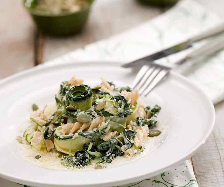 Farfalle z tagliatelle z cukinii w sosie z mascarpone Laury Fiuk Farfalle z tagliatelle z cukinii w sosie z mascarpone Laury Fiuk