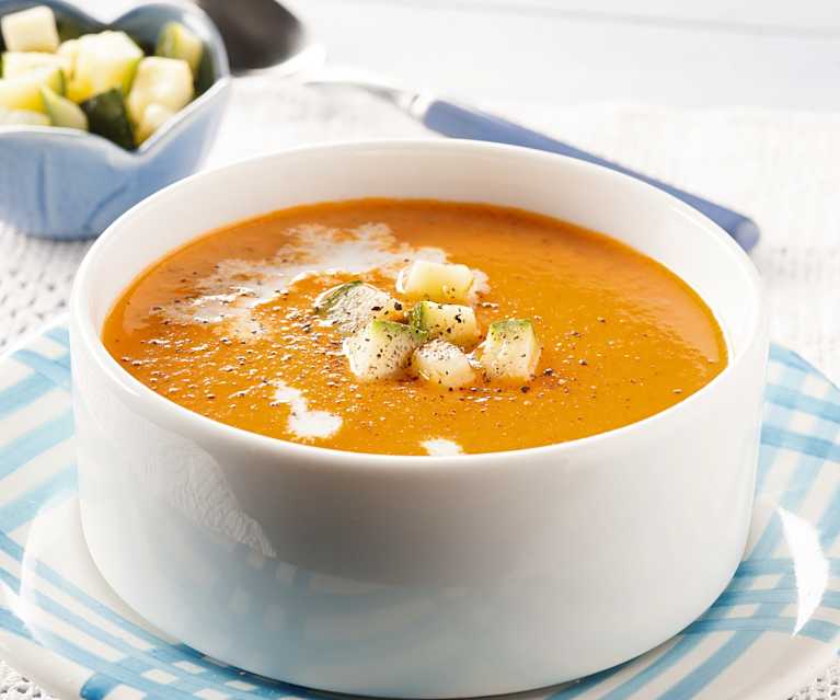 Zuppa di peperoni rossi e zucchine Zuppa di peperoni rossi e zucchine