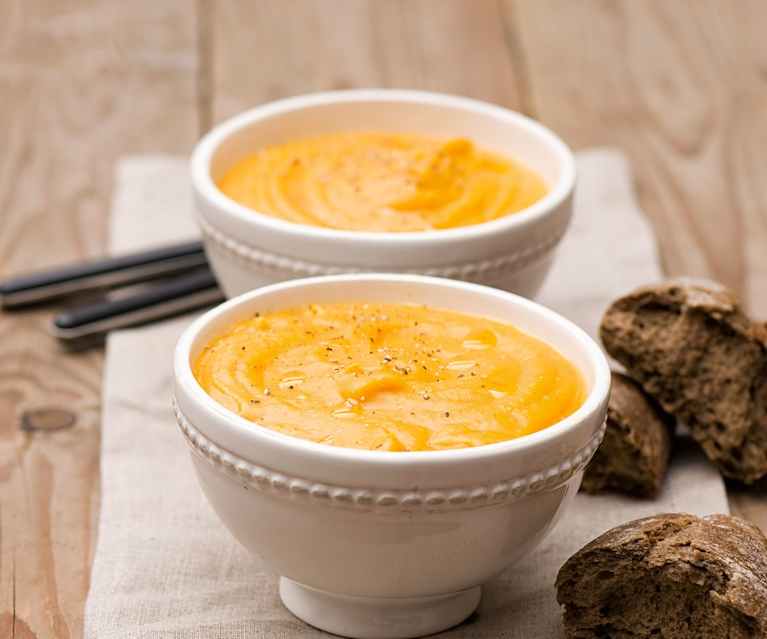 Kremowa zupa batatowo-pomarańczowa Kremowa zupa batatowo-pomarańczowa