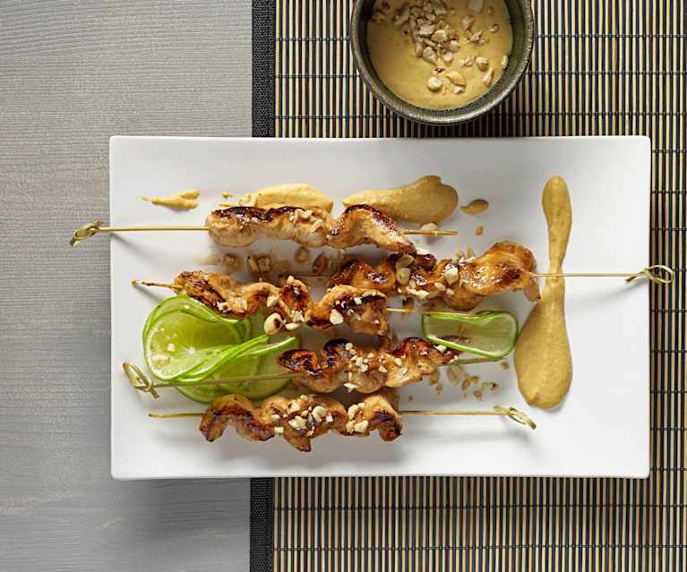 Hühnerspießchen mit Erdnusssauce Hühnerspießchen mit Erdnusssauce