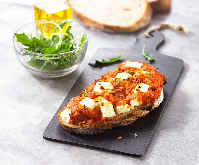 Tartines gratinées de feta à la tomate Tartines gratinées de feta à la tomate