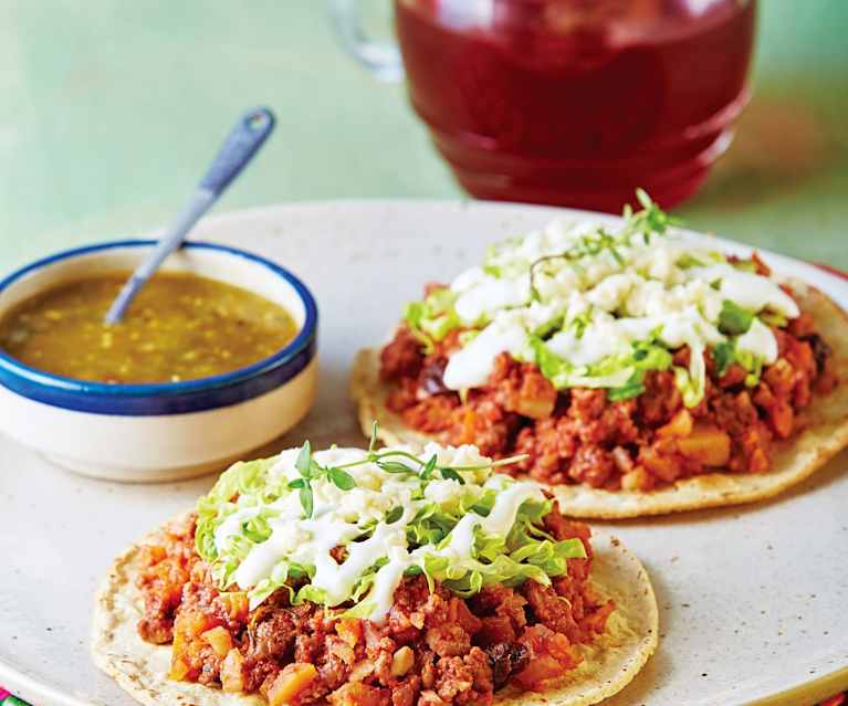 Tostadas de picadillo Tostadas de picadillo
