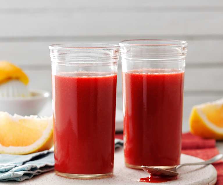 Succo agli agrumi, zenzero e barbabietola Succo agli agrumi, zenzero e barbabietola
